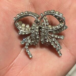 Vintage rhinestone bow brooch signed Austria